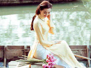 Người mẫu - Hoa hậu - Sau scandal ảnh "nóng", Khánh My nền nã với áo dài