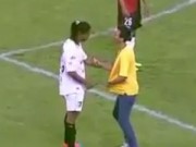 Bóng đá - Ronaldinho &quot;tái mặt&quot; vì fan cuồng