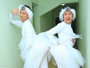 Phim - Trấn Thành độn mông làm thiên nga "siêu vòng 3"