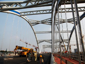 Tin tức trong ngày - Ảnh: Cầu vòm thép Đông Trù trước giờ thông xe