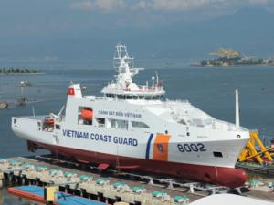 Tin tức trong ngày - Chùm ảnh: Tàu cảnh sát biển 8002 trước giờ hạ thủy