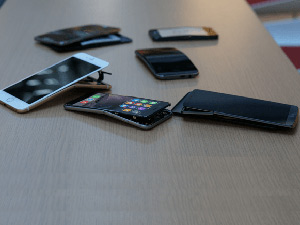 Galaxy Note 3 chịu lực tốt nhất, iPhone 6 Plus không hề... "mềm"