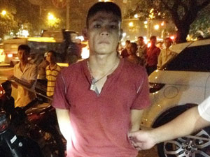 Pháp luật - Lộ ma tuý đá vì không đội mũ bảo hiểm