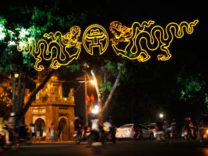 Tin tức trong ngày - Hồ Gươm rực sáng mừng kỉ niệm 60 năm giải phóng Thủ đô