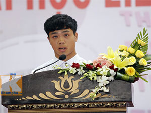 Bóng đá - Công Phượng không bị áp lực khi được “đưa lên mây”