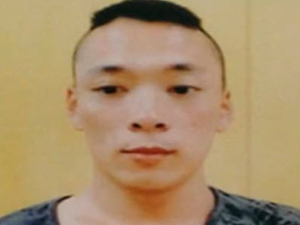 Pháp luật - Khởi tố đối tượng gí súng vào đầu người nước ngoài