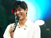 Phim - Lee Min Ho cài hoa lên tóc để chiều fan