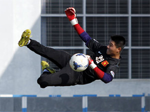 Bóng đá - “Siêu tiền đạo” U19 Việt Nam thi triển tuyệt chiêu