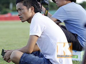 Bóng đá - Gặp CĐV "đặc biệt" đi chuyên cơ tới cổ vũ U19 VN