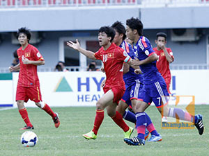 Bóng đá - Công Phượng khuấy đảo hàng thủ U19 Nhật Bản