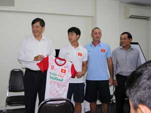 Bóng đá - Đại sứ VN tại Myanmar động viên U19 trước giờ gặp Trung Quốc