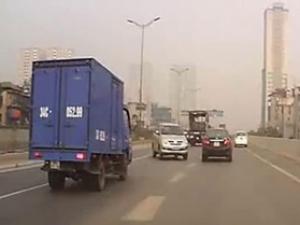 Tin tức trong ngày - Tài xế "làm xiếc" trên cao tốc sẽ bị công ty kỷ luật