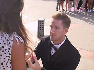 Bạn trẻ - Cuộc sống - Màn cầu hôn "cô gái trong mơ" đầy lãng mạn