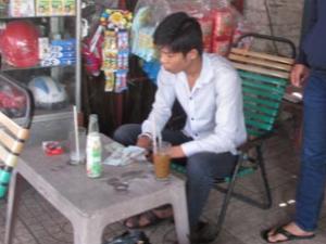 Pháp luật - Khởi tố đối tượng bán mỹ phẩm "hủy diệt nhan sắc"