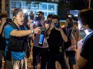 Tin tức trong ngày - Hong Kong: Người dân phẫn nộ với cảnh sát bạo lực