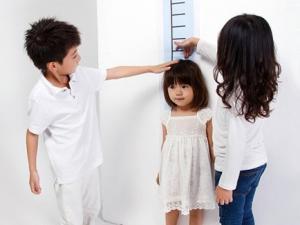 Tin tức trong ngày - Người Việt "lùn": Bố mẹ thấp, con vẫn có thể cao