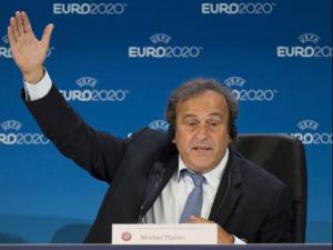 Bóng đá - Chủ tịch UEFA muốn có thẻ trắng, thay 5 người/trận