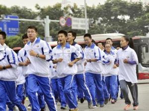 Tin tức trong ngày - TQ: Học sinh phải chạy 600 km mới được tốt nghiệp