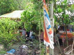 Pháp luật - Dùng búa chẻ củi chém chết chị dâu rồi cắt cổ tự sát