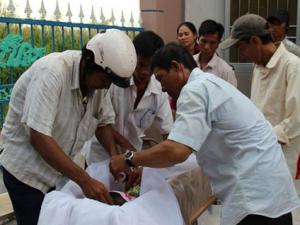 Tin tức trong ngày - Người cha tự tử bên xác con trai 3 tuổi đã tỉnh