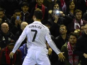 Ronaldo lập tuyệt phẩm, CĐV Liverpool ca tụng