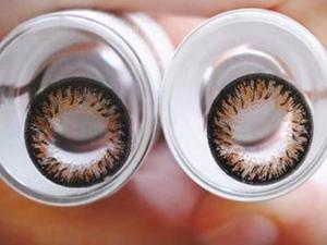 Sức khỏe đời sống - Dùng kính áp tròng sẽ gây mòn giác mạc