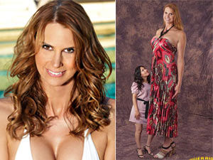 Xu hướng thời trang - Cô người mẫu cao nhất thế giới từng là... đàn ông