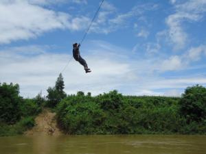 Tin tức trong ngày - Đu dây qua sông, một người dân bị rơi và tử vong