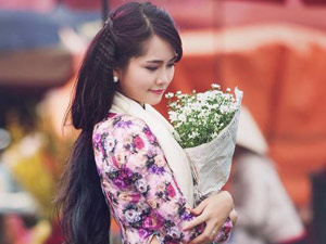 Bạn trẻ - Cuộc sống - Nữ sinh Ngoại thương dịu dàng trên phố thu Hà Nội