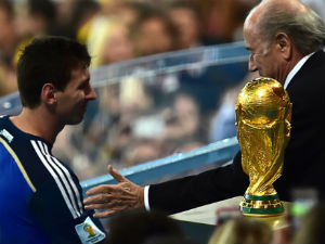 Bóng đá - Sepp Blatter: "Messi không xứng được QBV World Cup"