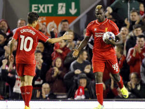 Bóng đá - Ghi bàn kiểu Ibra, Balotelli suýt “tẩn” đối thủ