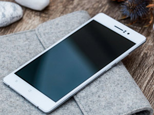 Dế sắp ra lò - Smartphone mỏng nhất thế giới R5 trình làng