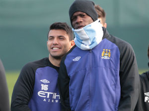 Bóng đá - Aguero tiết lộ hậu trường: Gã điên đáng yêu Balotelli (Kỳ 1)