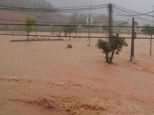 Tin tức trong ngày - Quảng Ninh: Vỡ đập, khu dân cư chìm trong nước