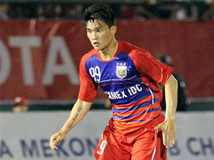 Bóng đá - Bị "nhốt" dự bị hiệp 1, Công Vinh tỏa sáng hiệp 2