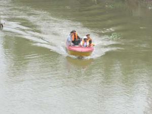 Tin tức Sony - Thai phụ lao cả người và xe máy xuống sông tự tử