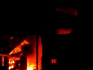 Tin tức Việt Nam - Vĩnh Phúc: Cháy lớn tại kho hàng mũ bảo hiểm