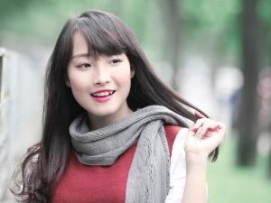 Bạn trẻ - Cuộc sống - Hoa khôi Hà Nội lãng mạn đón gió đông