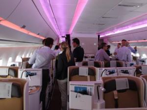 Tin tức trong ngày - Hành khách "nổi điên" la hét trên máy bay