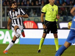 Bóng đá Ý - Pirlo đá phạt đẹp mắt trong top 5 bàn thắng V10 Serie A