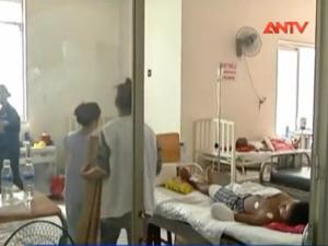 Video An ninh - Bình Dương: Hai mẹ con thiếu nữ bị tạt axit trong đêm