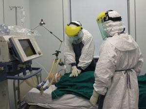 Xem diễn tập tiếp nhận người nghi nhiễm Ebola ở HN
