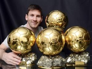 Bóng đá - Độc giả báo thân Real chọn Messi vĩ đại hơn Ronaldo