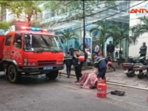 Video An ninh - Nổ bình gas trong nhà hàng, thực khách bỏ chạy tán loạn