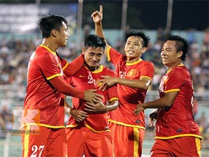 Bóng đá - ĐT Việt Nam - Palestine: Mong đối thủ đá thật