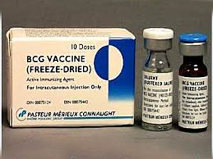 Video An ninh - Cán bộ y tế quyết tiêm vắc xin, bé 2 tháng tuổi tử vong