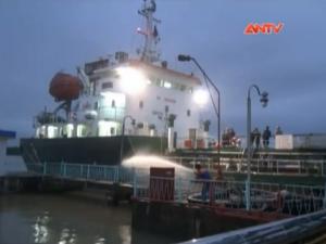 Video An ninh - Hải Phòng: Cháy tàu chở nhựa đường 3000 tấn