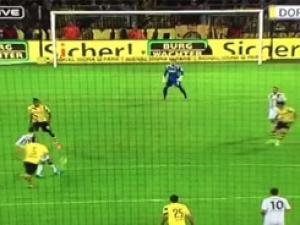 Bóng đá - Clip bàn thắng "độc" 3-9/11: Phản lưới nhà "đẹp mắt"