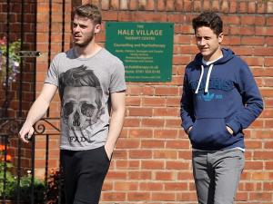 Bóng đá - SAO MU trổ tài chơi bóng rổ siêu hạng