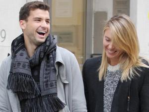 Thể thao - Sharapova – Dimitrov tay trong tay: Gương vỡ lại lành